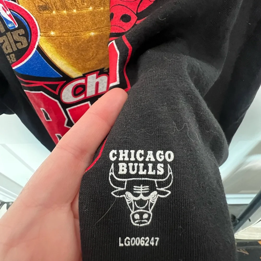 Chicago Bulls 6-Time NBA 1998 Champions 90s Vintage T-Shirt Men’s Size XL - Picture 5 of 7